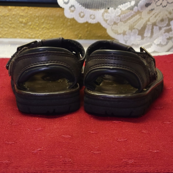 HOST PICK 😊 Kid's Rugged Outback Sandals Buckle Velcro Strap - Picture 13 of 13